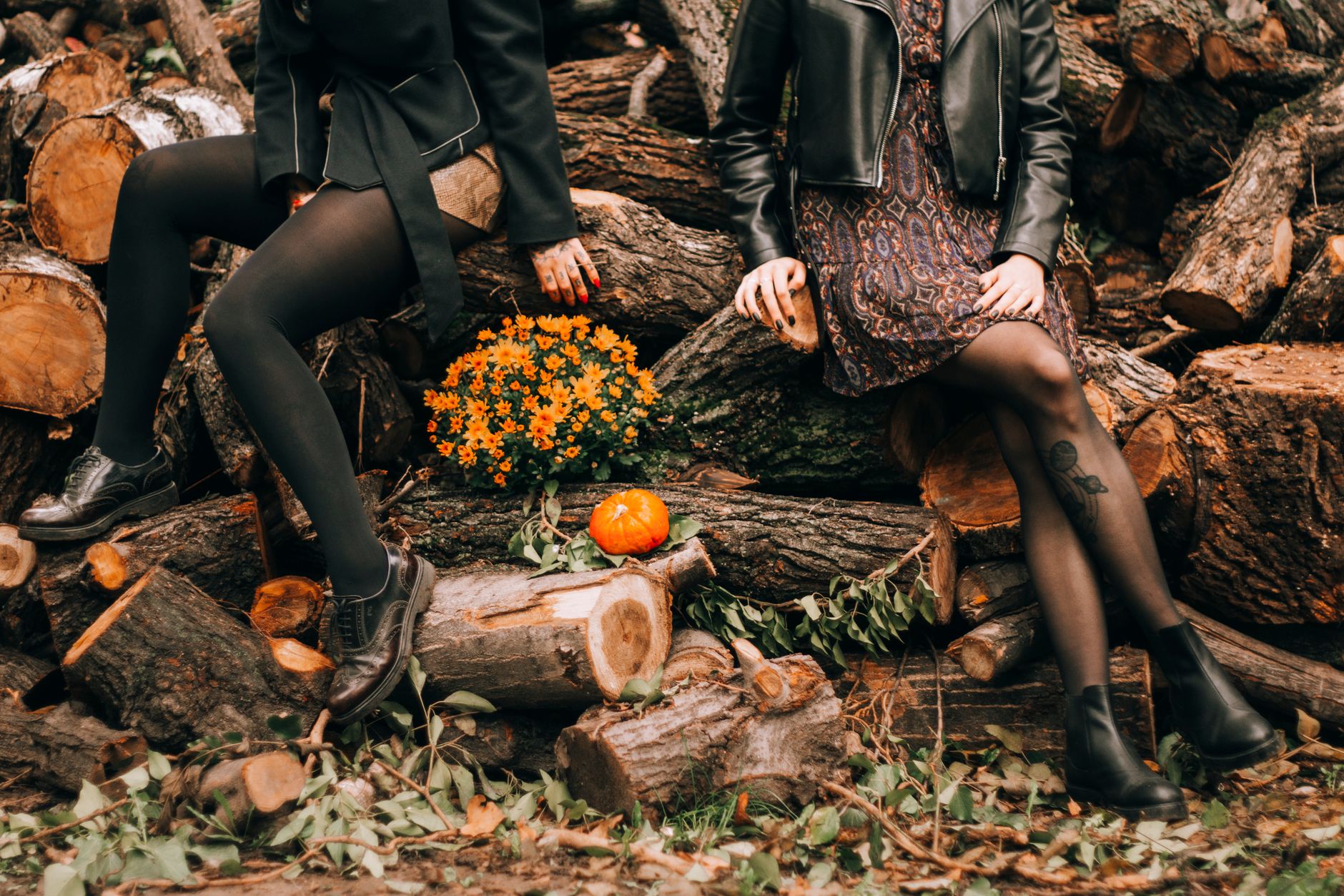 Woman wearing jeans and low heels styled for fall with earth-tone accessories
